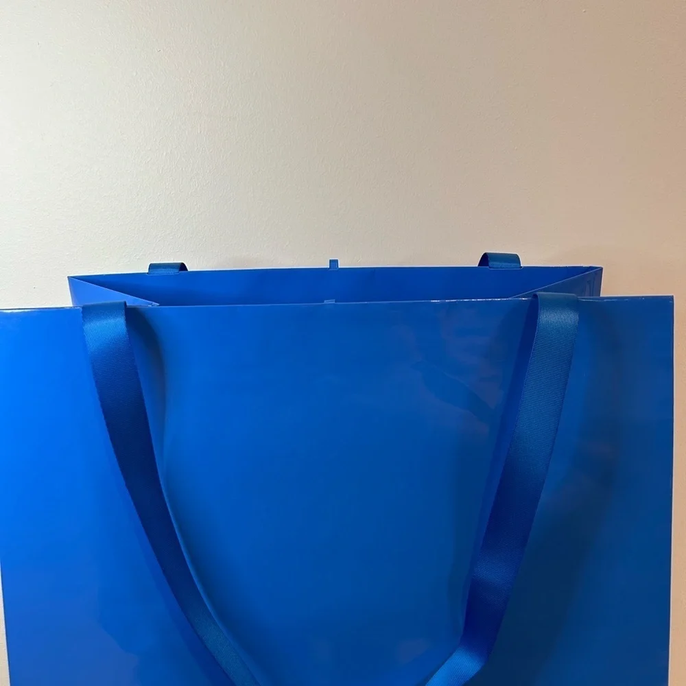 Good American gift bag